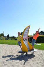 Stehwippe Windsurfer in gelb – LEDON Originals - 1200px COLOURBOX39261613