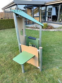 Kleines Spielhaus Bibi mit Spielwand und Tisch - LEDON Basic - LB086 – Bild 10