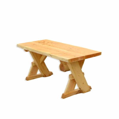 Erwachsenen-Tisch aus Douglasien-Holz – montiert