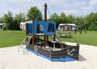 Kleines Spielschiff mit Rutsche WOODEN WD1414 – Bild 6
