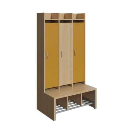 Spindgarderobe mit großer Tür oben und unten mit Lüftungsschlitzen