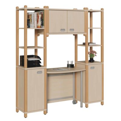 Erzieherarbeitsplatz mit Schreibtisch