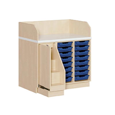 Wickelkommode mit ausziehbarer Treppe und 16 flachen ErgoTray Boxen