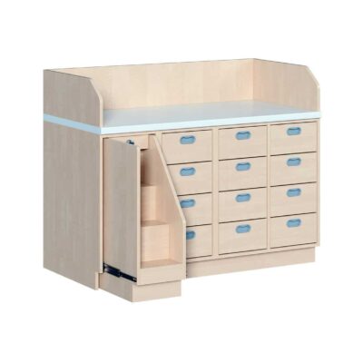 Wickelkommode mit ausziehbarer Treppe und 12 Dekorschüben