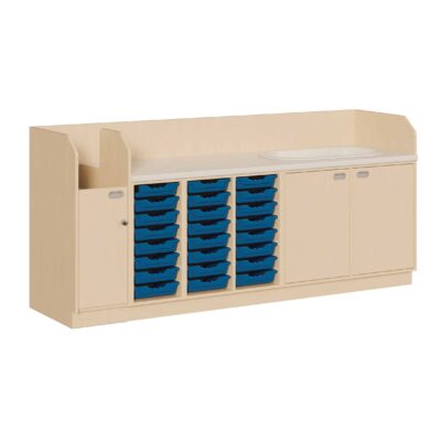 Wickelkommode mit verschließbaren Treppenaufgang, Badewanne und 24 flachen ErgoTray Boxen