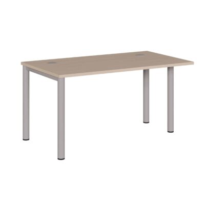 Schreibtisch mit zurückgesetzten Beinen