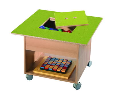 Materialspielwagen mit Linoleumoberfläche