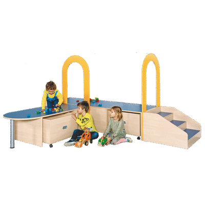 Podestanlage mit 2 Bögen, Treppe und Rollkästen