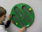 Berg und Tal Kugelspiel - 070 011 Kugelspiel Berg und Tal 1 (1)
