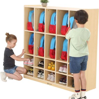 Rucksack- und Schuhregal