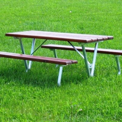 Picknick Bank mit integriertem Tisch von Beckmann Spielgeräte