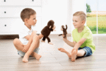 Mutter & Kind Handpuppe Affe „Cheeta & Bibi“ - 40440 B emotion rgb 800x800