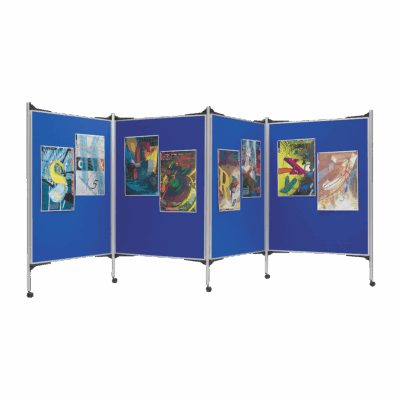 Mobile Stellwand bestehend aus 4 Tafelflächen auf Rollen