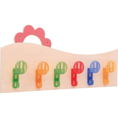 Einfache Garderobenleiste mit Plastikhaken