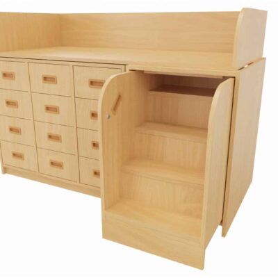Wickelkommode mit ausziehbarer Treppe und 12 Schubkästen
