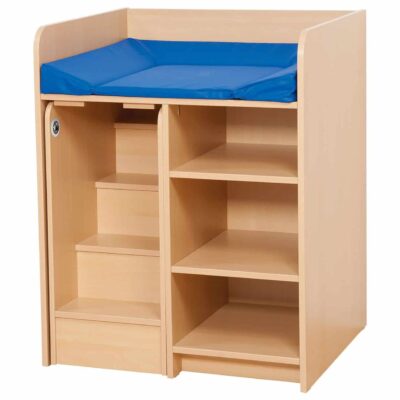 Anziehschrank mit Treppe