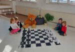 XXL Schach – extra großes Gesellschaftsspiel - 60080 alldoro XXL Schach 5