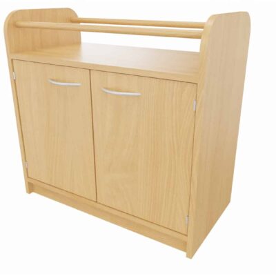 Schrank mit Lauflernstange und Doppeltür