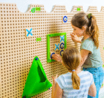 PLUG IT „TicTacToe und Steckspiel Set“, 178 Teile - 27091 B emotion rgb