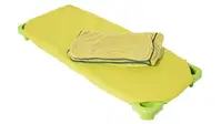 Stapelbare Liege mit Auflage und grünem Schlafsack – Bild 10