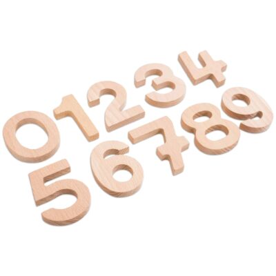 Ziffern aus naturbelassenem Buchenholz