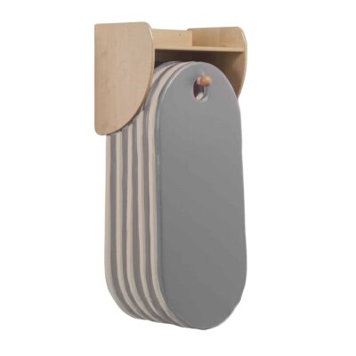 Mattenaufbewahrung mit Matten, Wandmontage