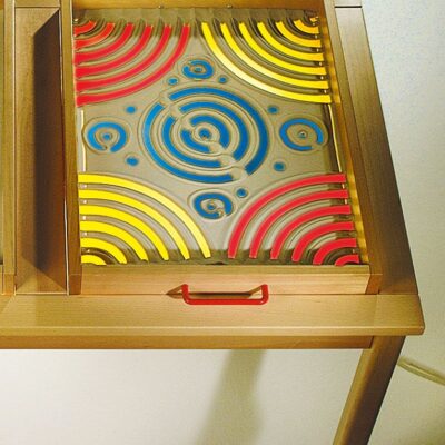 Leuchttisch mit Gestell aus massiver Buche