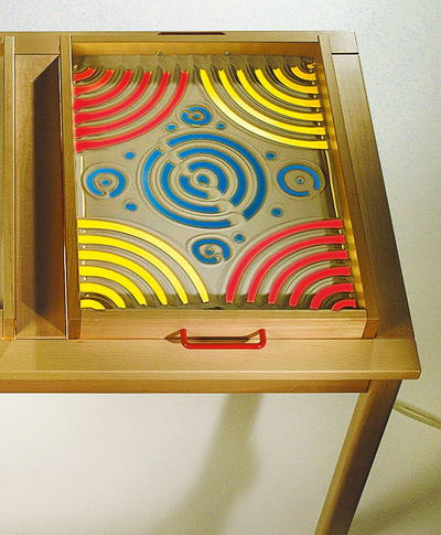 Leuchttisch mit Gestell aus massiver Buche