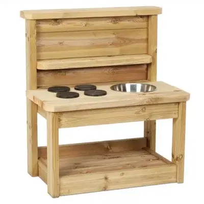 Kleine Matschküche aus Holz