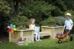 Pflanzkübel- und Sitzbank-Kombination - DR018 Millhouse Outdoor Planter And Bench Combo Lifestyle RGB eaa589bc 9cdf 4038 9ea5 e92b1c9de8ac