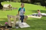 Kleinkindbrücke aus Holz - DR064 Millhouse Outdoor Toddler Bridge Lifestyle RGB 0faeb6fb 1422 4112 b70a 07f2860d1934