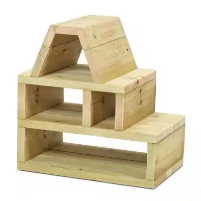 Offenes Spielhaus aus Holz