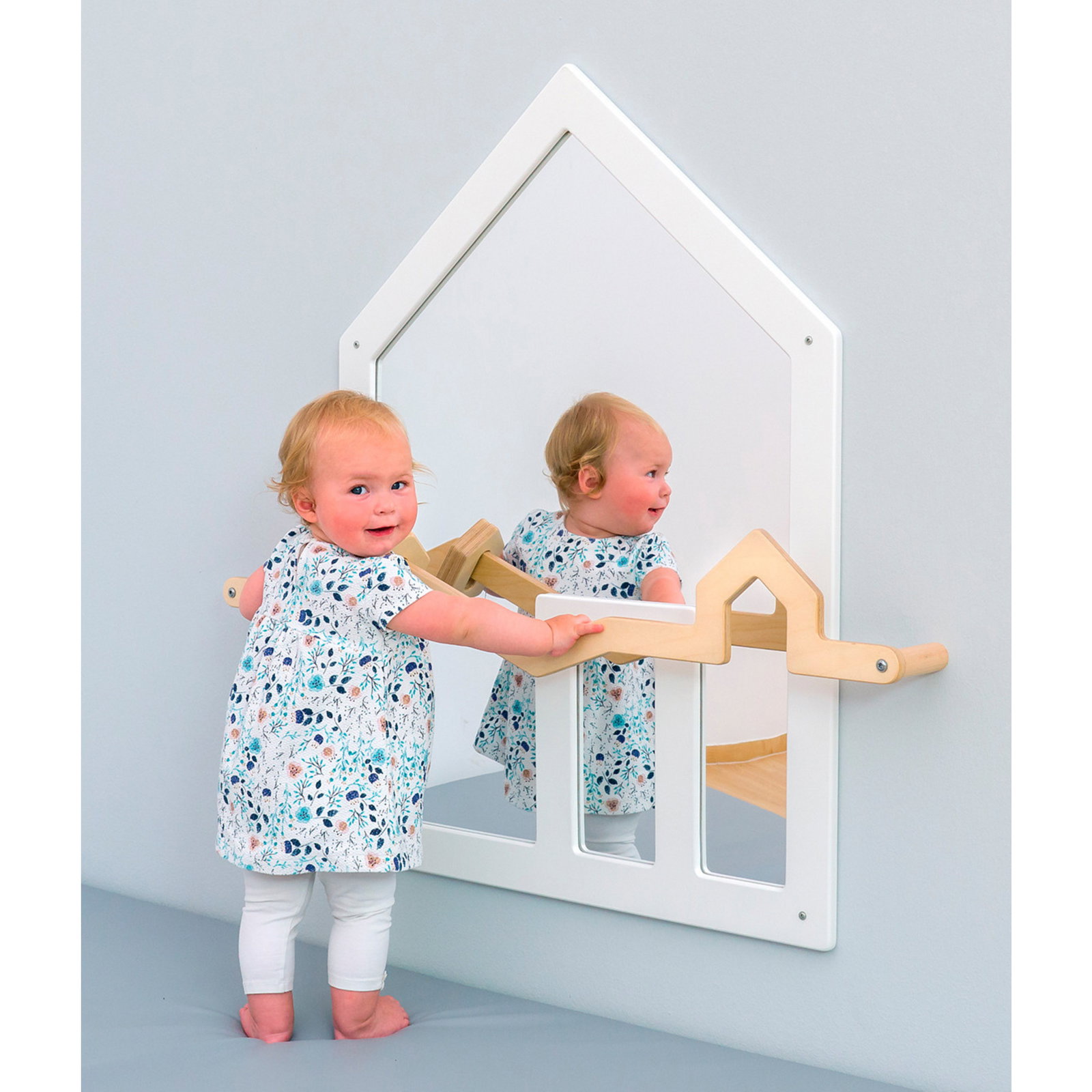 Spiegel-Haus mit Lauflernstange