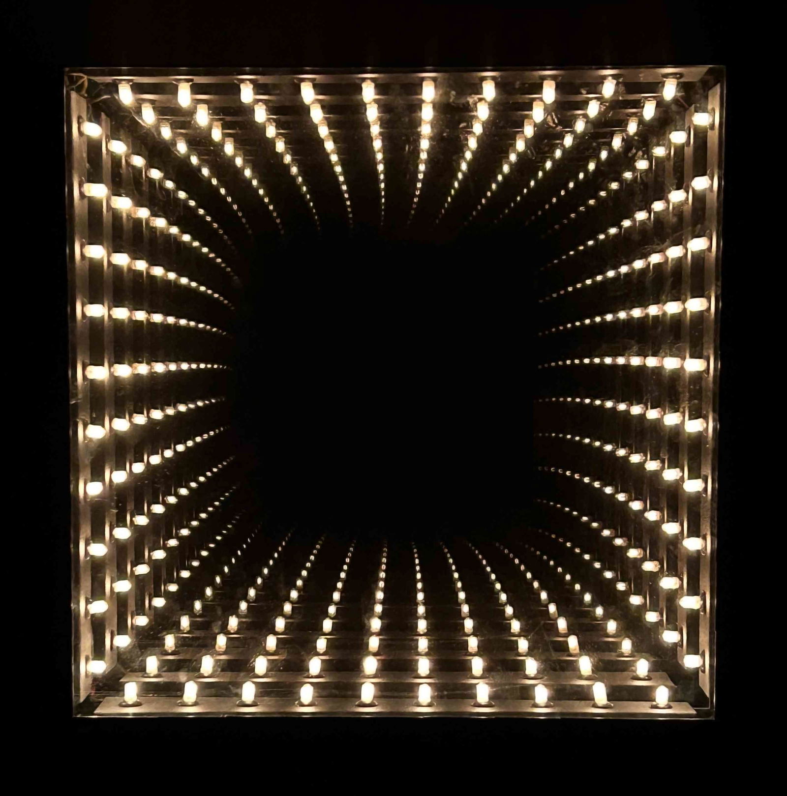 LED-Unendlichkeits-Spiegeltunnel