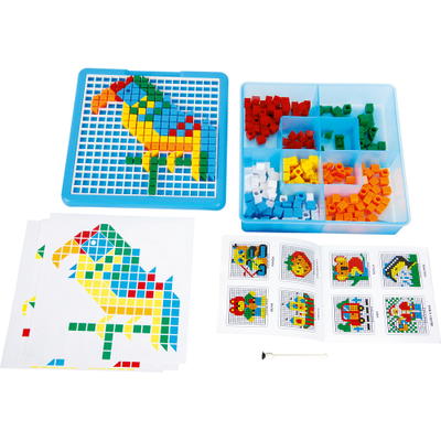 Mosaik-Steckspiel mit Steck-Würfeln