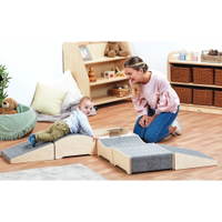 Spiegel-Modul für Kinder-Bewegungsparcours - PT515 Millhouse Early Years Furniture Adventure Trail Lifestyle RGB1 1000