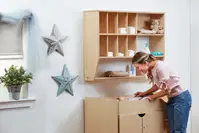 Ergonomische Wickelkommode mit integrierter Treppe - PT951 Millhouse Early Years Furniture Stepped Baby Changing Unit And Wall Unit Lifestyle RGB.jpg