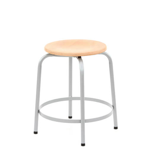 766470_a_1000 4-Bein-Hocker mit Fußleiste