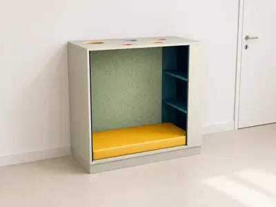 Rückzugsnische zum Liegen mit Regal, 120 x 121 x 60 cm